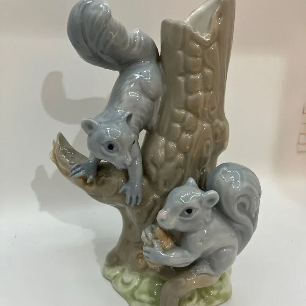Tengra Porcelain‎ Squirrels Figurine/Planter Pastel Color Way 8